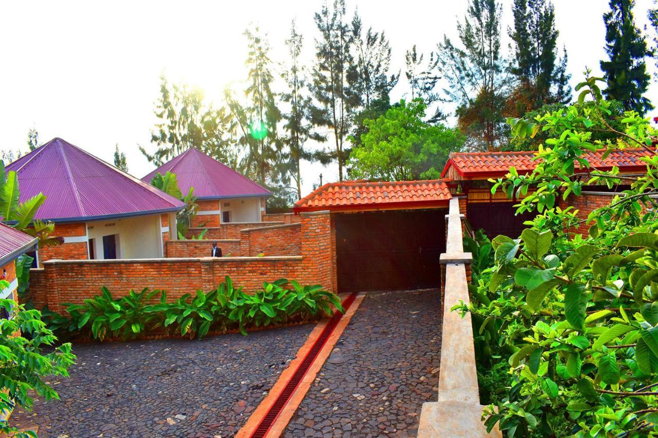 Kanyinya hill hotel